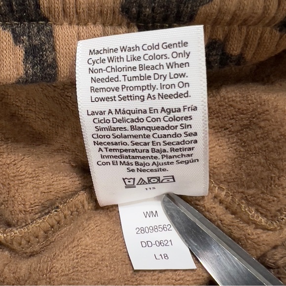 Secret Treasures Women's L 12-14 Sleep Top and Cuffed Pants, 2-Piece - Picture 14 of 16